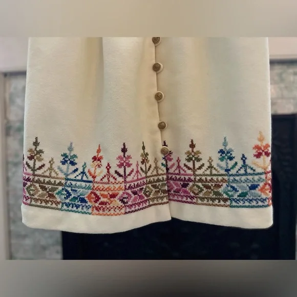 Vintage Mod Embroidered Dress - Picture 5 of 10